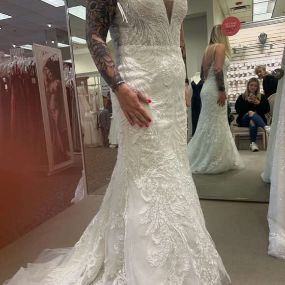 Galina Signature SWG941 trumpet wedding dress - Picture 7 of 12